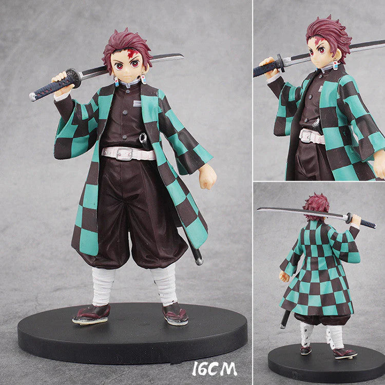 Kamado Tanjirou Figure combat posture 1:1 decorative model hand toy ornaments