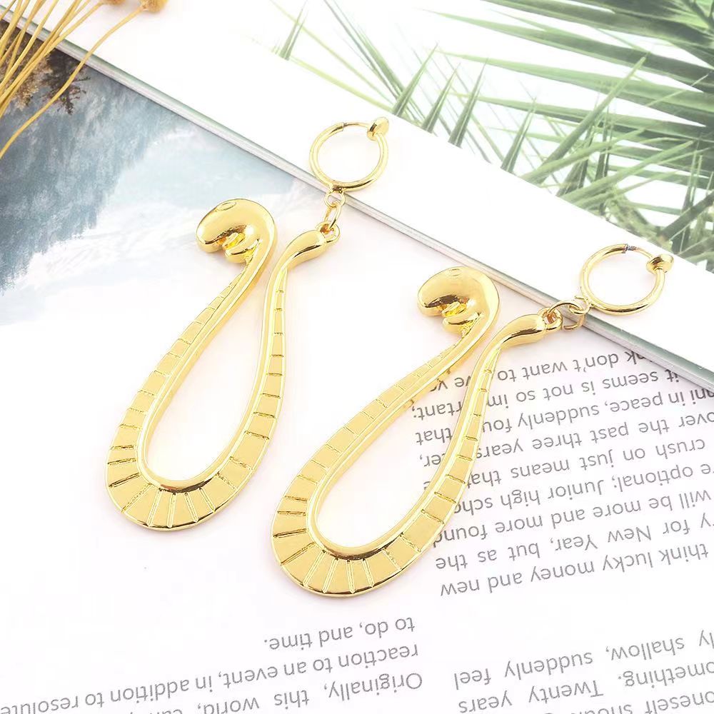 Zoro/Hancock/Law character personalized fashion earrings